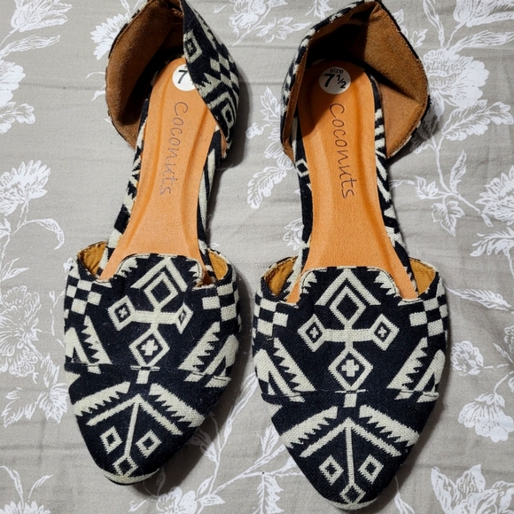 Coconuts by Matisse Shoes - Flats 7.5 Coconuts black and white